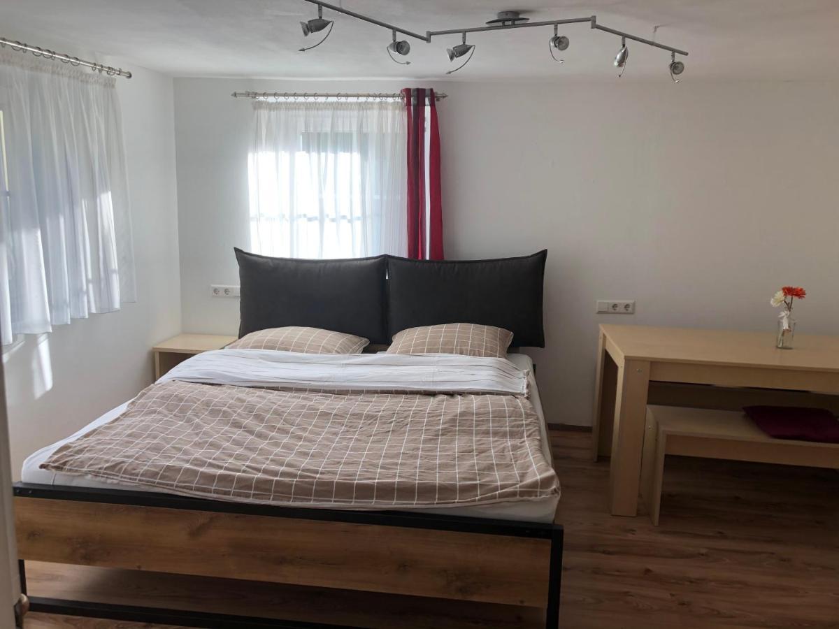 Guest Appartements Mit 2 Getrennten Schlafzimmern Fuer 4 Personen 24H Check In Άαλεν Εξωτερικό φωτογραφία
